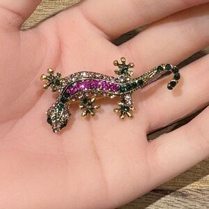 Dazzling Rhinestone Gecko Lizard Brooch Pin - Pink Green Gold Tone